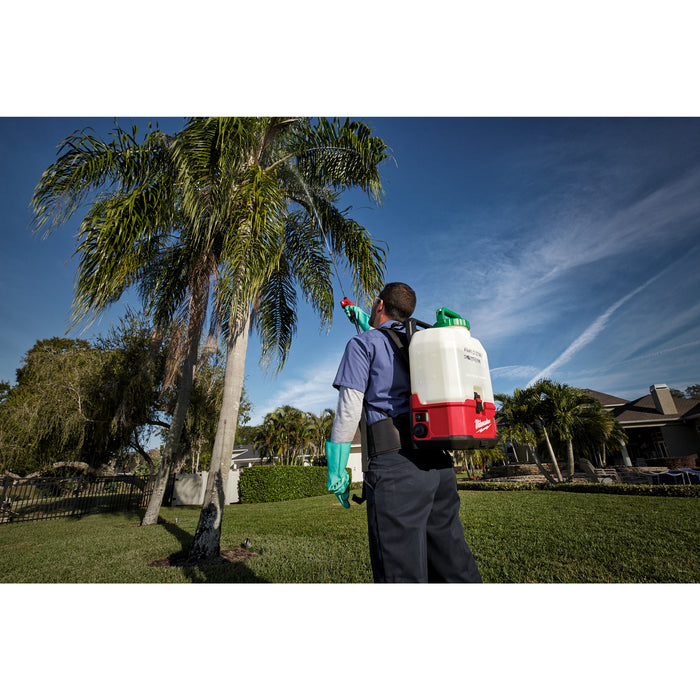 Milwaukee M18™ SWITCH TANK™ 15L Chemical Sprayer M18BPFP-CST