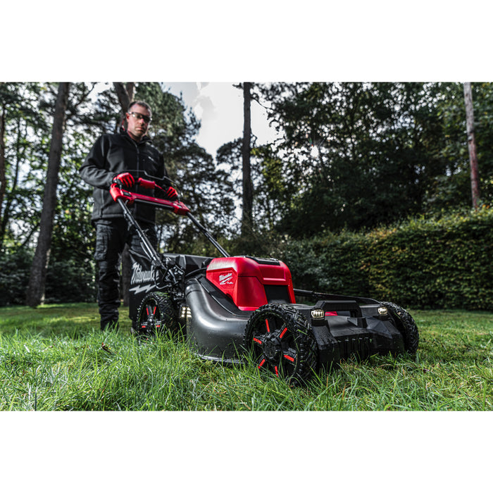 Milwaukee M18 FUEL™ Dual Battery Self-propelled Lawn Mower 53 Cm M18F2LM53-0
