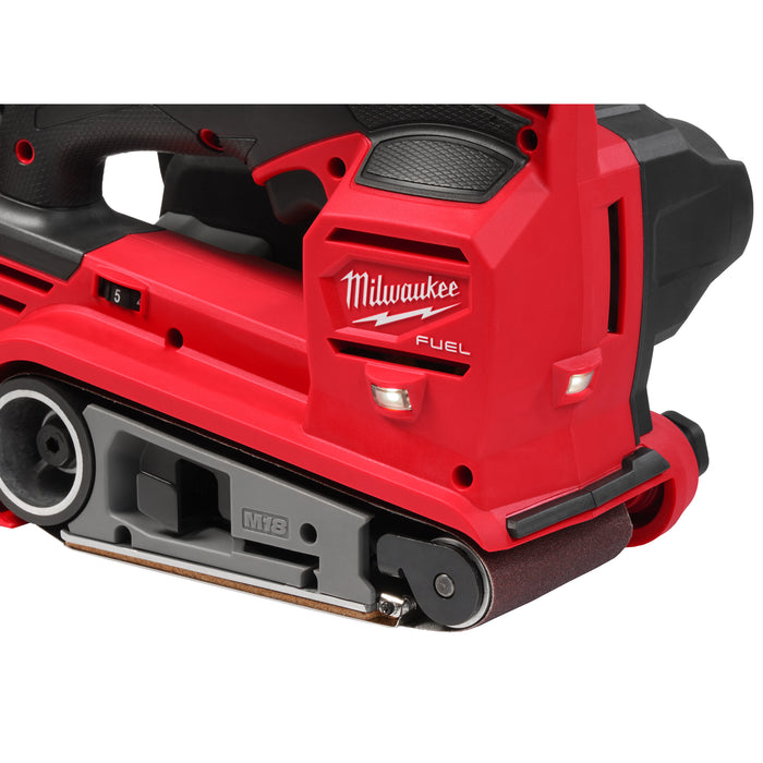 Milwaukee M14™ - M18™ Multibay Charger M1418C6