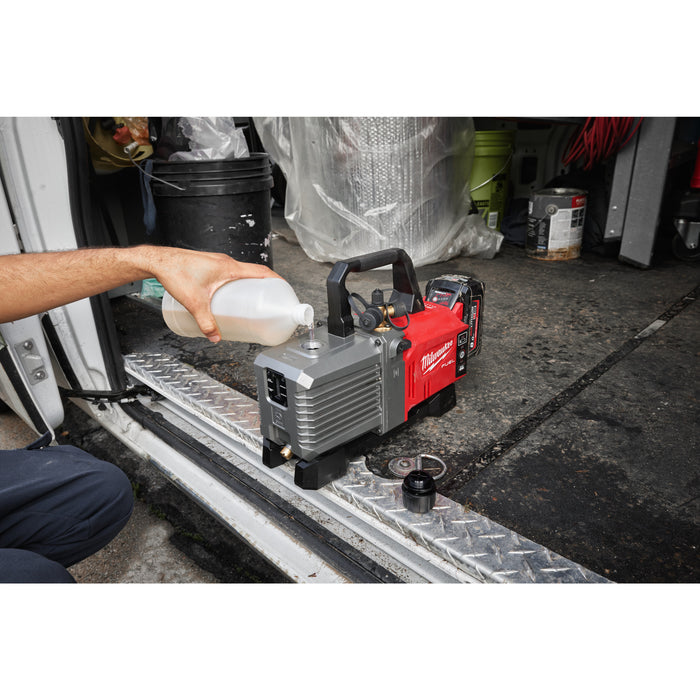 Milwaukee M18 FUEL™ Vacuum Pump 5 CFMM18FVP5-0